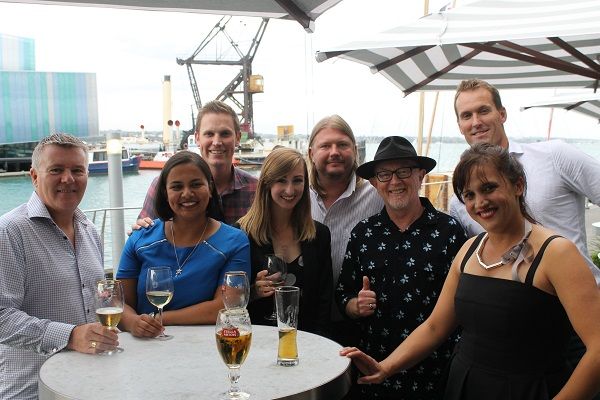 Dave_Dobbyn_And_Yahoo_NZsmall.jpg