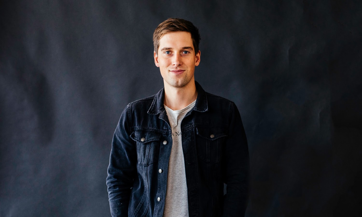 Kiwi director Sam Stuchbury wins Silver Screen Young Director Award for ‘Keep It Real Online’