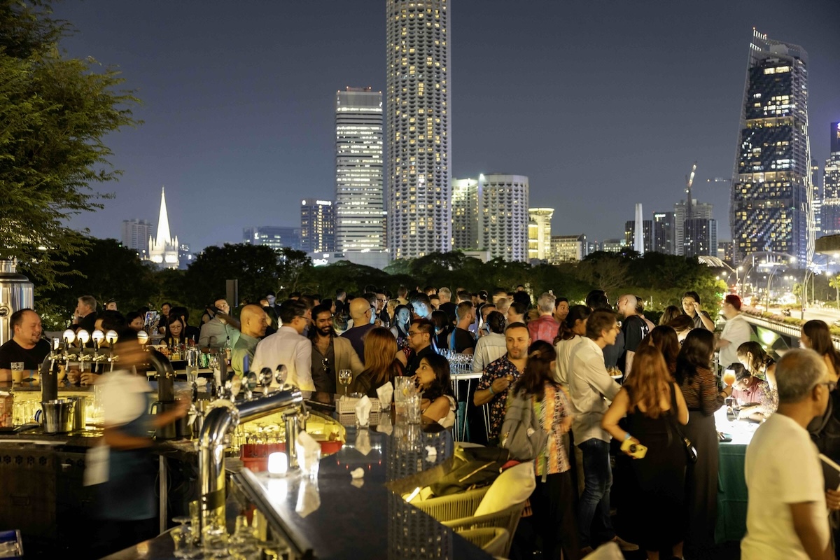 Hecklers party the night away under the Singapore skyline with the best of APAC