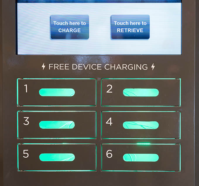 Plug Media revolutionises public charging; launches DOOH media network across NZ